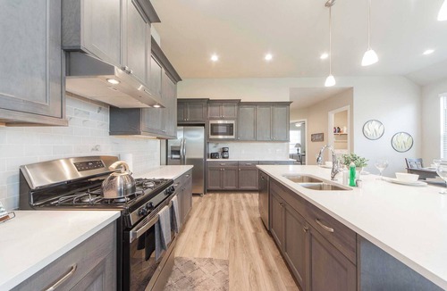 Sienna Plantation House | Stylish 4BR Home in Sienna｜Work-from-Home Ready｜Secure Backyard Escape#41138