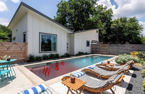 Govalle House | Stylish 4BR Home w Pool Hot Tub Near Downtown