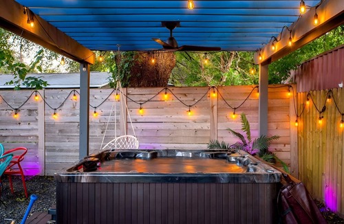 Govalle House | Stylish 4BR Home w Pool & Hot Tub near Downtown