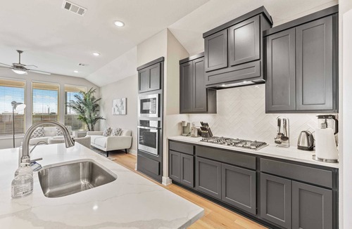 Clodine House | Stylish 4BR Home｜With Gourmet Kitchen｜30-Night Min｜Mainfloor Bedroom #42288