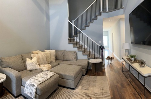Waterloo House | Stylish 4BR Hot Tub Retreat +Near Omaha + Garage + EV