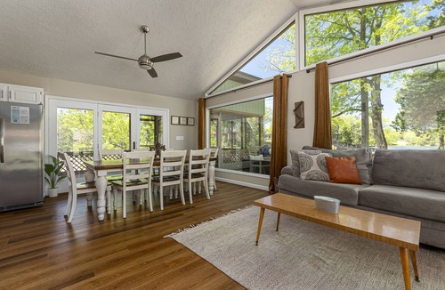 Wolf Creek House | Stylish 4BR Lakefront Cabin w/Hot Tub