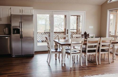 Wolf Creek House | Stylish 4BR Lakefront Cabin w/Hot Tub