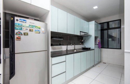 Johor Bahru Apartment | Stylish 4BR Near Paradigm Mall, Pool, Free Parking