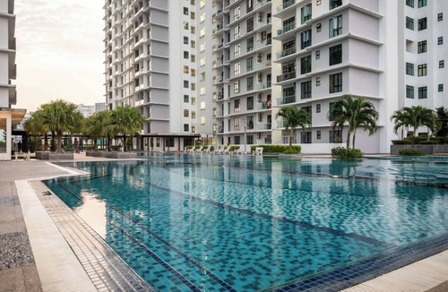 Johor Bahru Apartment | Stylish 4BR Near Paradigm Mall, Pool, Free Parking