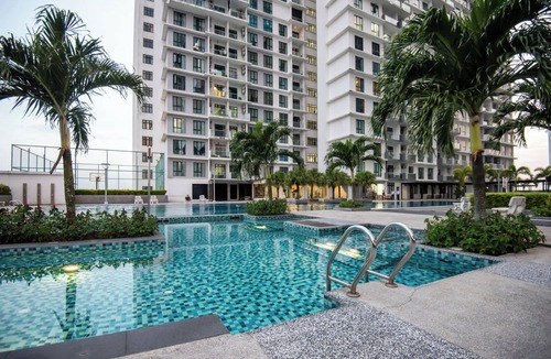 Johor Bahru Apartment | Stylish 4BR Near Paradigm Mall, Pool, Free Parking