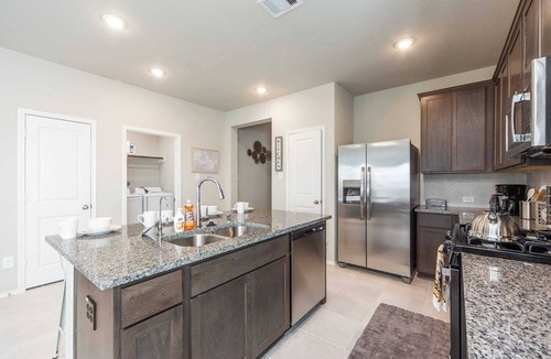 Sienna Plantation House | Stylish 4BR Retreat｜Pet-Friendly｜Secure Yard & Home Office｜Flexible Leasen#41144