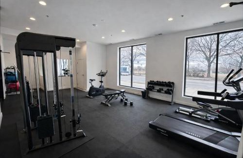 Near South Side Apartment | Stylish 4BR South Loop Stay Near McCormick Plaza