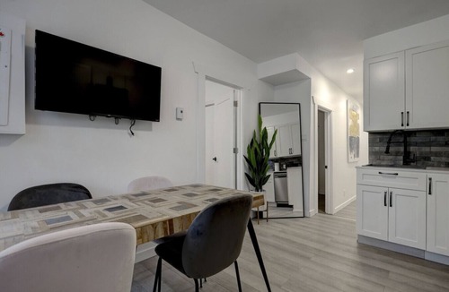 Sainte-Marie Apartment | Stylish 4BR Unit Near Plateau & DT MTL