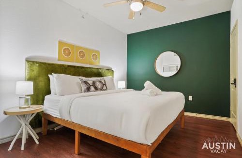 North Loop Apartment | Stylish 4BR with Smart TV and Free Garage Parking