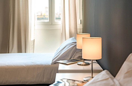 Gothic Quarter Apartment | Stylish 5 bedroom apartment for monthly stays