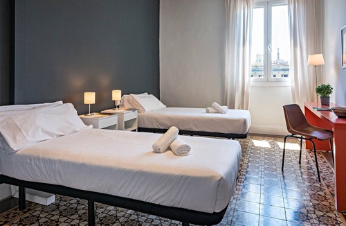 Gothic Quarter Apartment | Stylish 5 bedroom apartment for monthly stays
