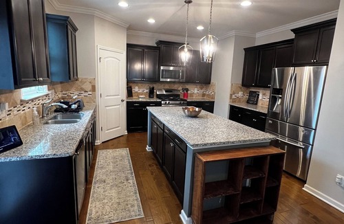 Southeast Raleigh House | Stylish 5 BR Oasis With Pool Close To Downtown Fun