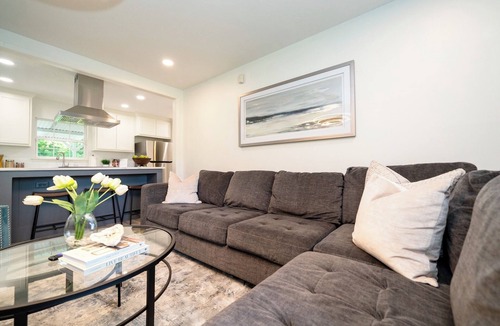 Longview House | Stylish 5-Star Longview Stay: 3BR, Game Room & Smart TVs for 6–7 Guests
