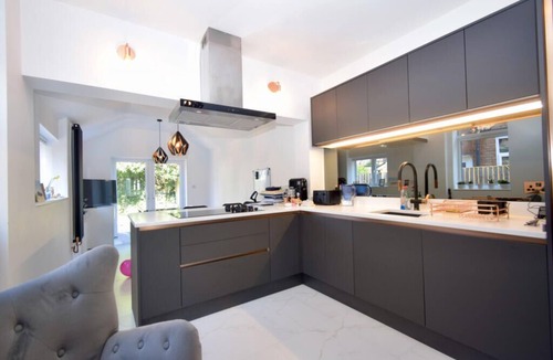 Oadby House | Stylish 5Bed 3Bath House