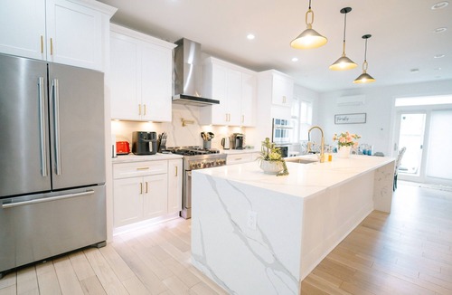 Park View House | Stylish 5BR DC Retreat with Rooftop & Backyard