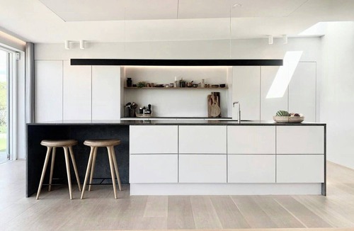 Ry House | Stylish 70's villa with forest and lake view in Ry