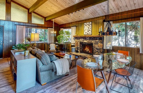 Crestline Ski Chalet | Stylish '70s-era chalet