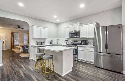 Spring House | Stylish 8-Guest Getaway with Fire Pit & Modern Comforts
