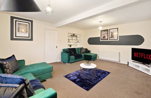 Belluton House | Stylish Abode with Games Room