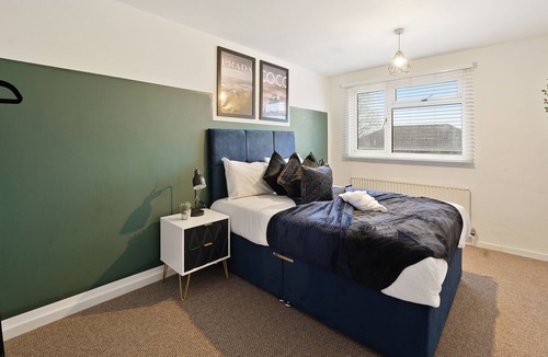 Belluton House | Stylish Abode with Games Room