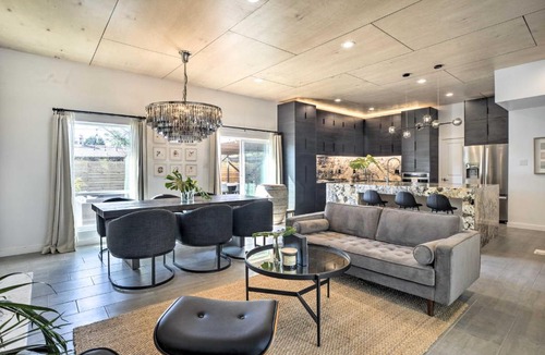 Albuquerque House | Stylish Albuquerque Home ~ 6 Miles to Downtown!
