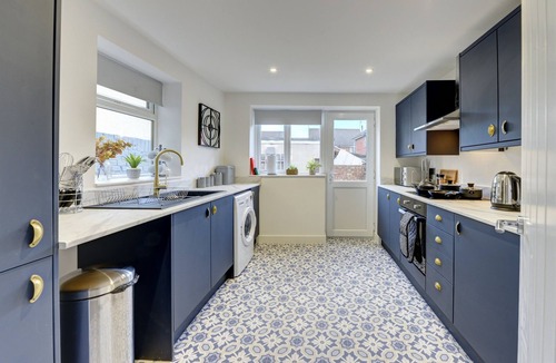 Hull Condo | Stylish and Beautiful 3 Bed House