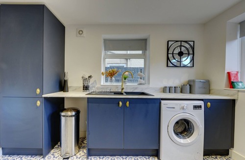 Hull Condo | Stylish and Beautiful 3 Bed House