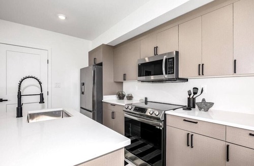Brookland Bed & Breakfast | Stylish and Bright 2BR Unit in DC
