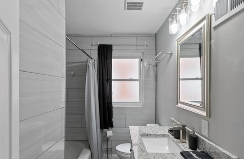 Richmond Heights House | Stylish and Cozy in Saint Louis - Pets Allowed