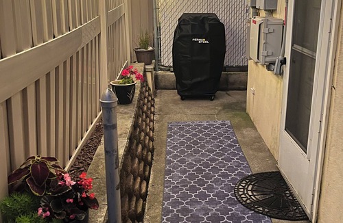 Lido Beach Apartment | Stylish and comfortable 2BR APT Steps to the beach!