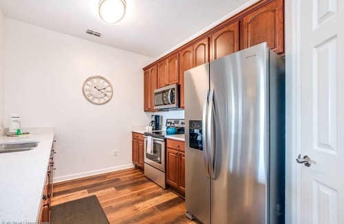Florida Central Atlantic Coast House | Stylish and Contemporary Vista Cay Hideaway - Lake View 3bd/2ba #3vc4126