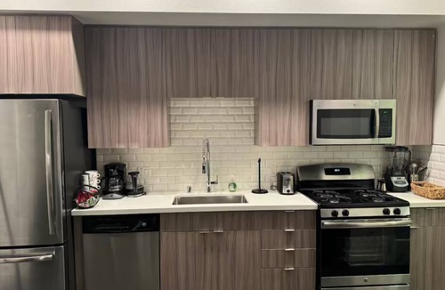 Glendale Apartment | Stylish and Elegant Unit in Griffith