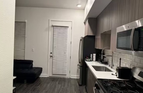 Glendale Apartment | Stylish and Elegant Unit in Griffith