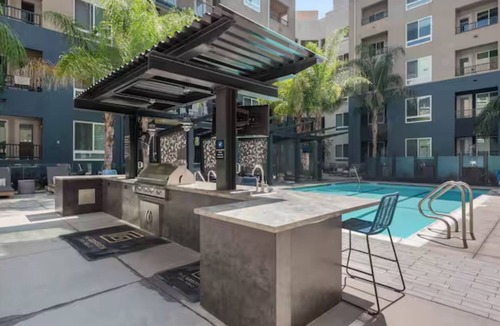 Glendale Apartment | Stylish and Elegant Unit in Griffith