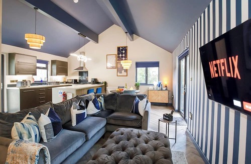Selby Ski Chalet | Stylish and luxurious open plan lodge.