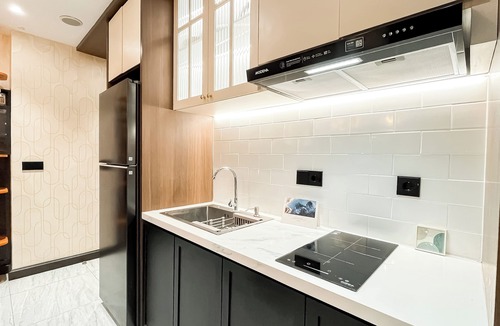 Pinang Apartment | Stylish And Modern 2Br At Apartment Collins Boulevard