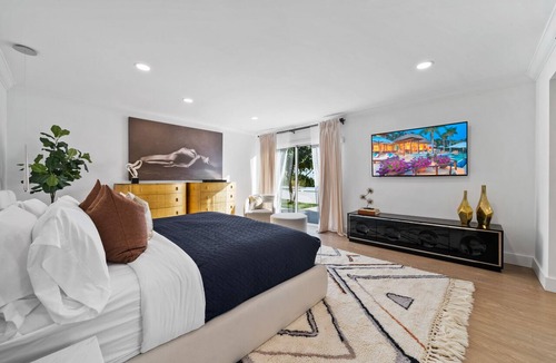 Beverly Glen Villa | Stylish and Sophisticated Beverly Hills Gem