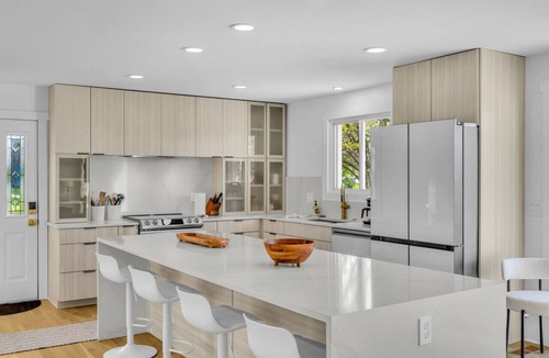 Hendersonville House | Stylish and spacious with pool, hot tub, and lakefront