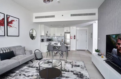 Umm Suqeim 3 Apartment | Stylish and Spacious 1BR in Dubai-Jumeira Beach Side Apartments
