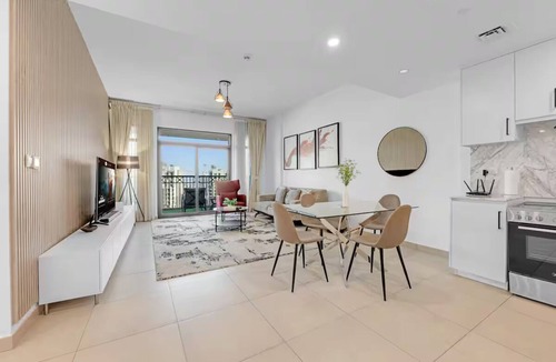 Umm Suqeim 3 Apartment | Stylish and Spacious 1BR in Dubai-Jumeira Beach Side Apartments