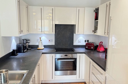 Broad Green Apartment | Stylish and spacious apartment.