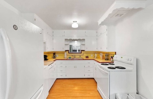 Monroe House | Stylish and Well Appointed in Downtown Monroe.