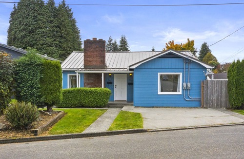 Monroe Apartment | Stylish and Well Appointed in Monroe