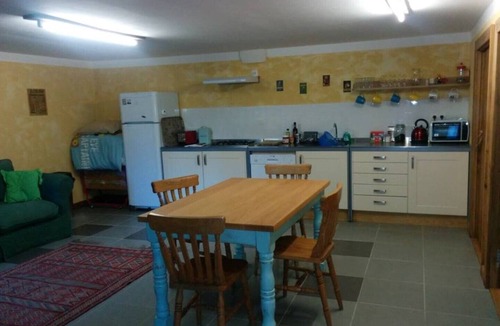Labastide-Rouairoux Apartment | Stylish apartment, set within beautiful gardens