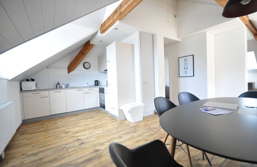 Matten bei Interlaken Apartment | Stylish apartment. Air-conditioning. 3 mins walk from Interlaken West station.