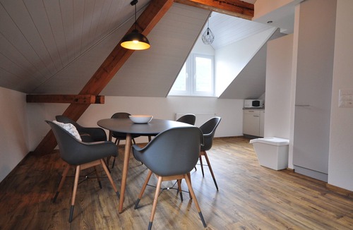 Matten bei Interlaken Apartment | Stylish apartment. Air-conditioning. 3 mins walk from Interlaken West station.