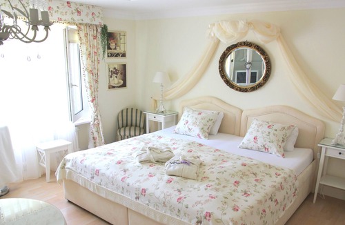 Wolfhausen Bed & Breakfast | Stylish apartment, near Rapperswil