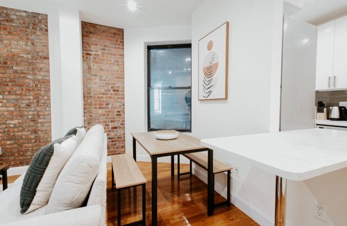 Manhattan Valley Apartment | Stylish Apartment in Upper West Side! Cozy Retreat