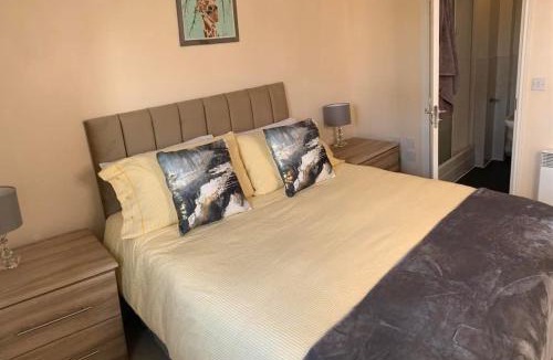 Kinlet Apartment | Stylish apartment sleeps 6